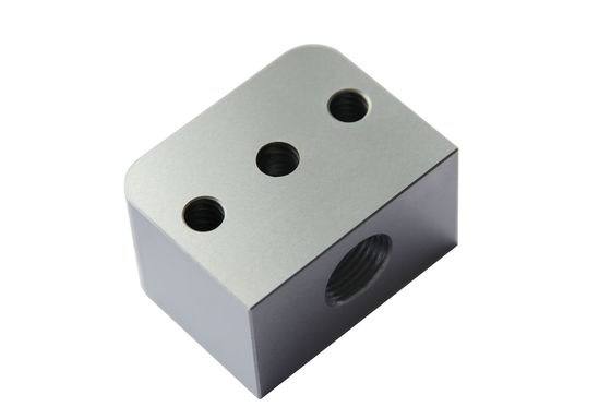 Enjeksiyon Otomobil Parçaları Plastik Enjeksiyon Kalıbı Kilit Tasarımı Enjeksiyon Kalıplı Parçalar