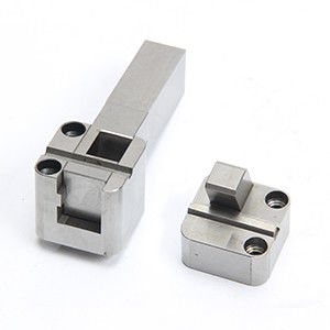 Plastik C.SU 1.2344 Enjeksiyon Kalıplı Parçalar 56HRC Sertlik